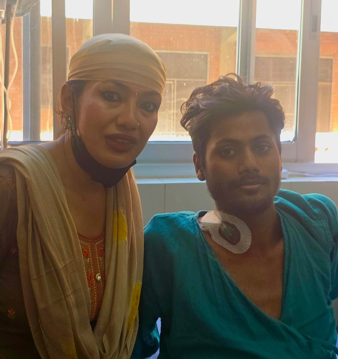 ashika71's tweet image. पाटन अस्पताल मा उहाँ जेन्जी भाइ लाई भेटेर मैले 50K सहयोग दिन खोज्दा उहाँ ले लिन खोज्नु भएन र भन्नू भो दिदि मेरो त्यो सहयोग रुपैयाँ अरु कुनै दुख पाउनु भाको जेन्जी लाई दिनुस् भन्नू भो ☺️
