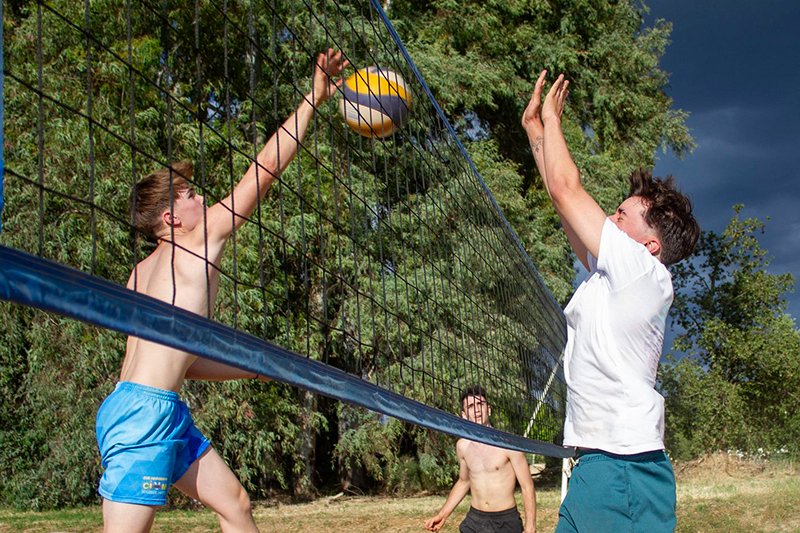 #SEDUCO2025
¿Quieres jugar pádel o voley-arena en las pistas <a href="/Ucodeporte_/">Ucodeporte</a> de Monte Cronos GRATIS? 
Hasta el día 30 celebramos la Semana Europea del Deporte en la UCO. Acércate con compis y amigos, identifícate como comunidad UCO y a jugar.
#BeActive #ActívateconlaUCO #UCOBeactive