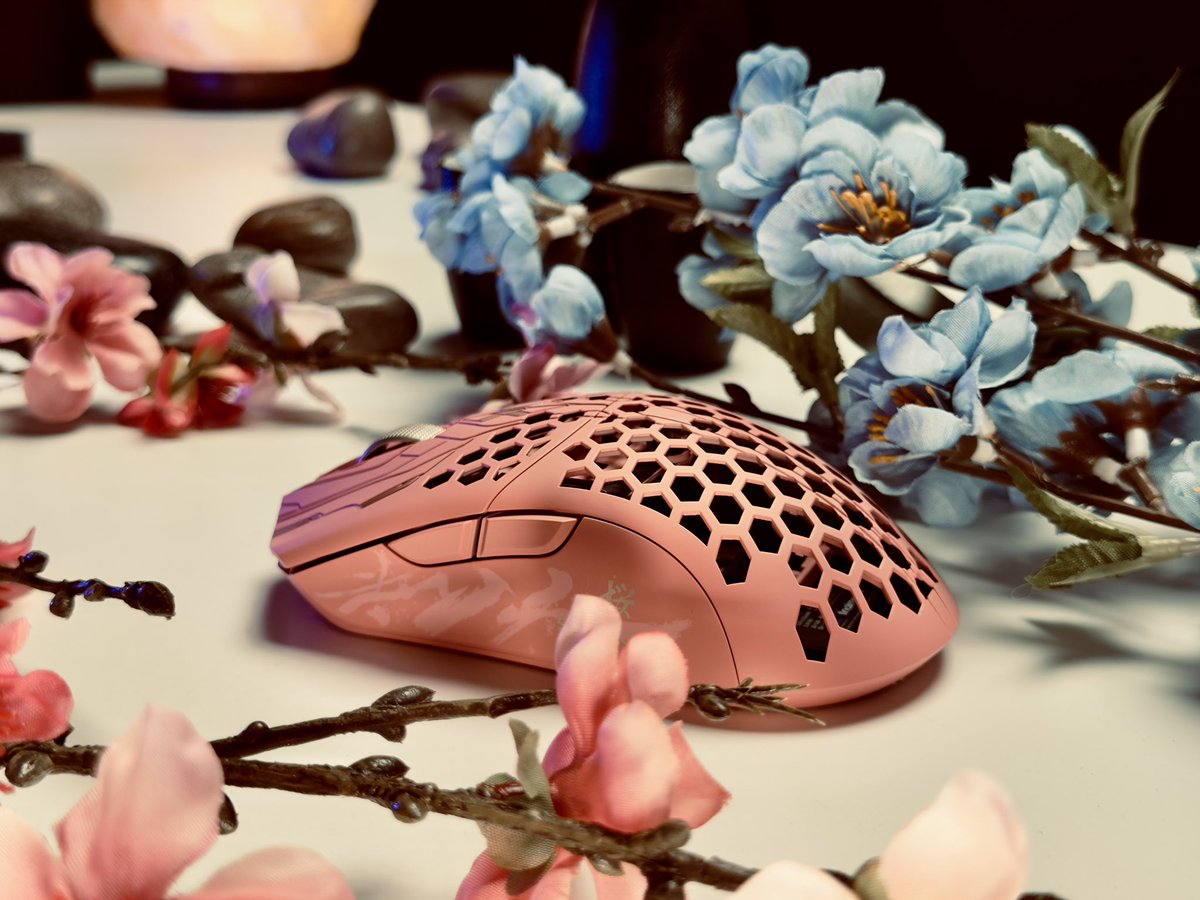 EvertechReviews's tweet image. Finalmouse ULX Sakura is beautiful.