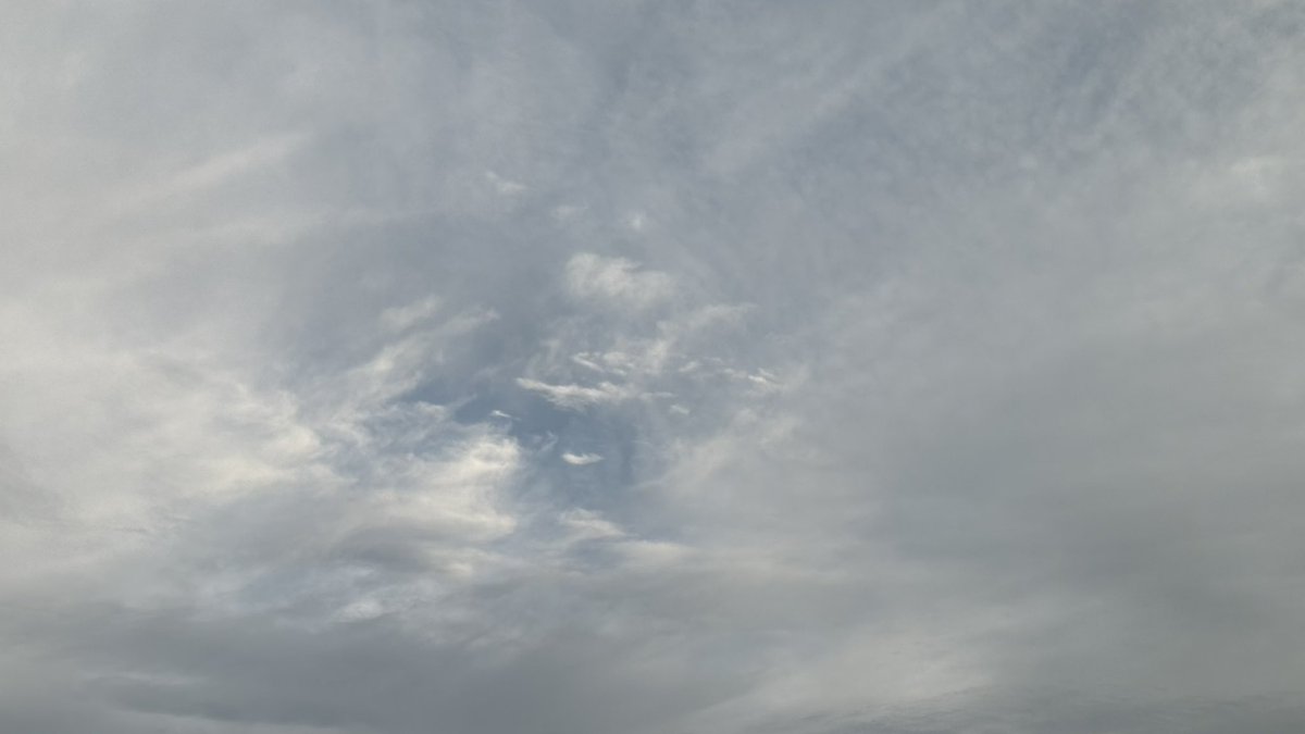 wapple15's tweet image. Good morning from #Boston &amp;amp; some sunshine to highlight the dirty hotel windows…😆