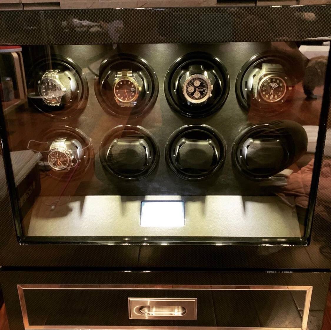 巻いてます！
社員で頑張って業績上げてくれてる子達にね。
プレゼント。