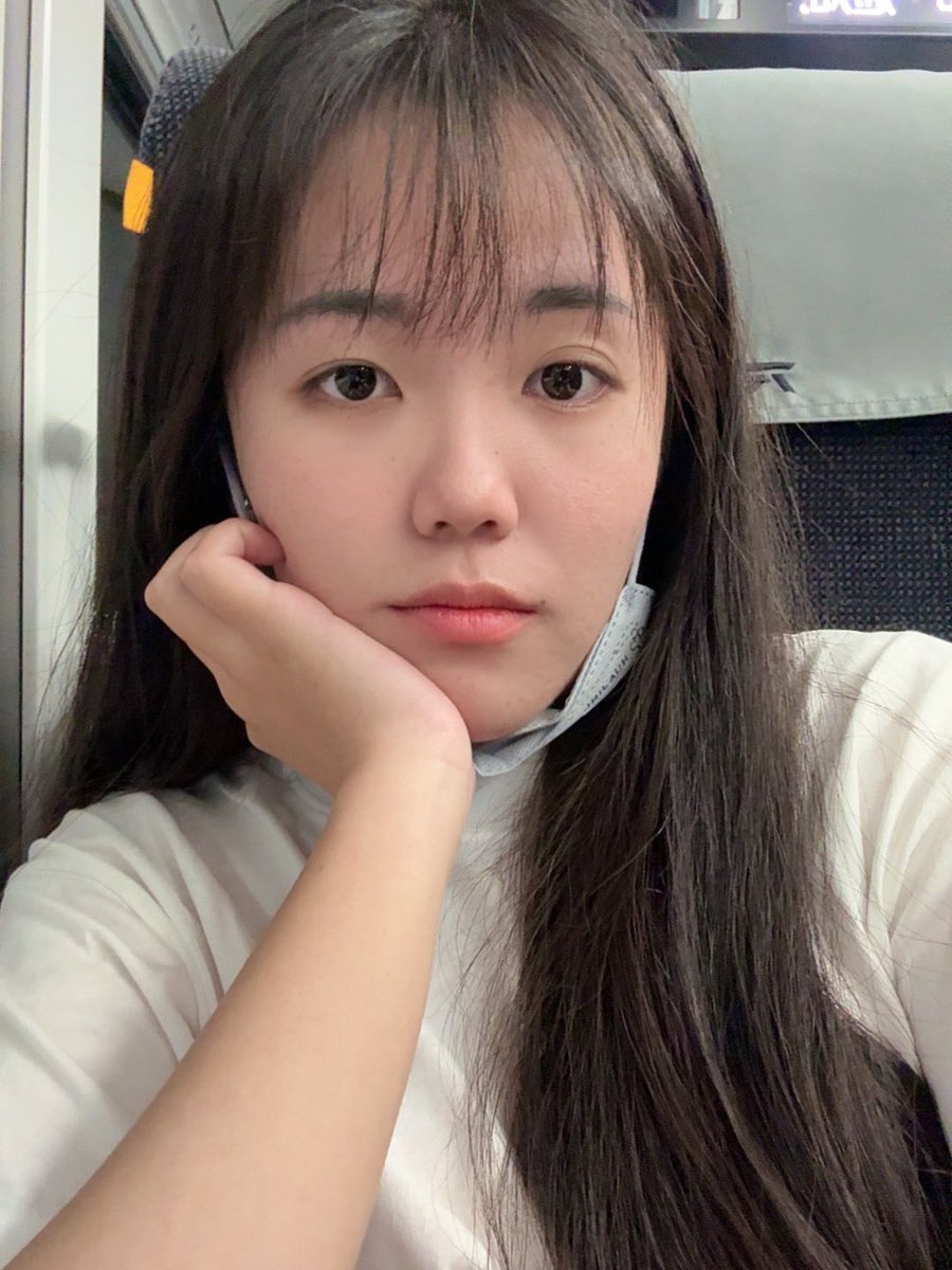 別人是空中飛人

狗狗是鐵路超人

出差啦～～～～

狗狗眼睛內外雙

超級醜的ಠ_ಠ https://t.co/gXb2Y8DQNV