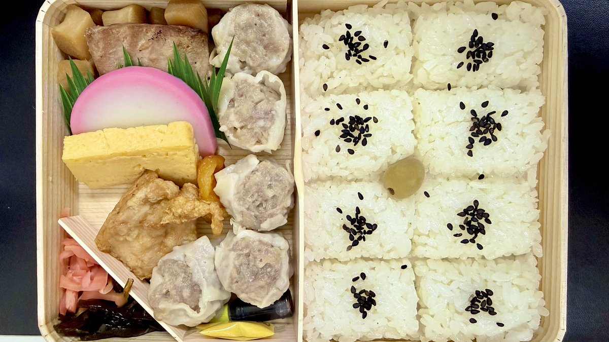 今夜の編集のお供は崎陽軒シウマイ御弁当で優勝 #あんずはいらないや