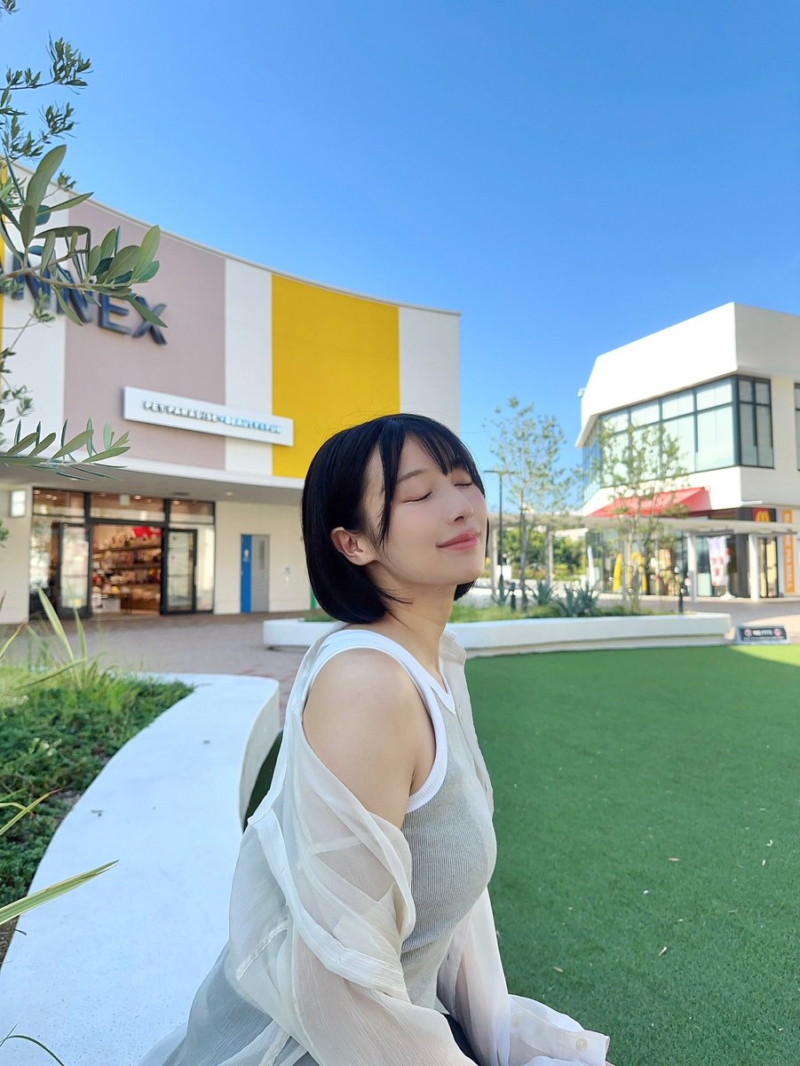 tk3torao2's tweet image. わかぽんインスタ

_wakapon_

instagram.com/p/DPECGyPEfKU/…

羽織るのが楽しい時期ですね🍂

秋服とか買いましたか？🛍️
#code #vallan #kastane #gu
#NMB48 #安部若菜