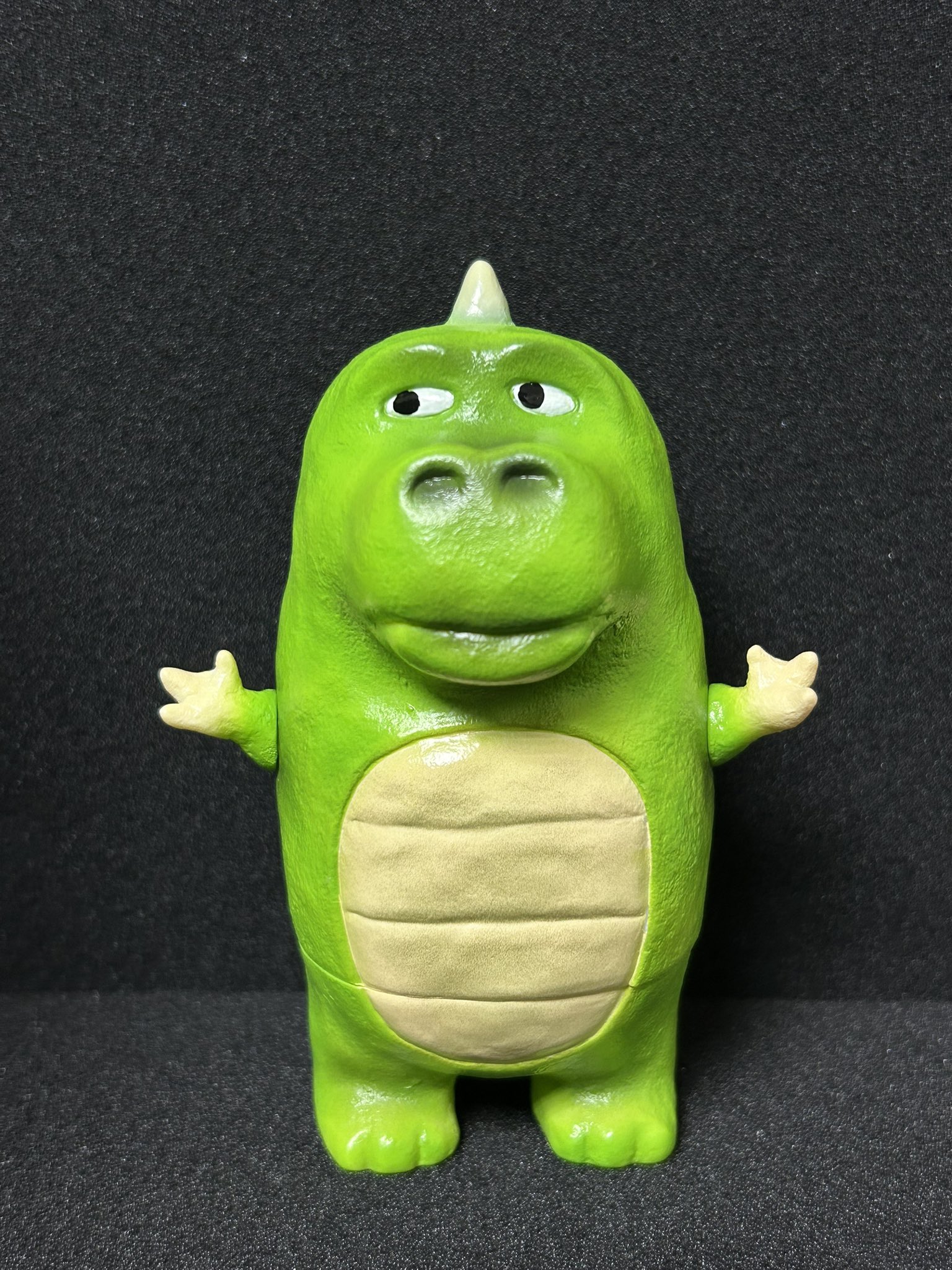 断捨離中に見つけたソフビ 最近私が集めているソフビです。 超可愛くて私に刺さりまくって