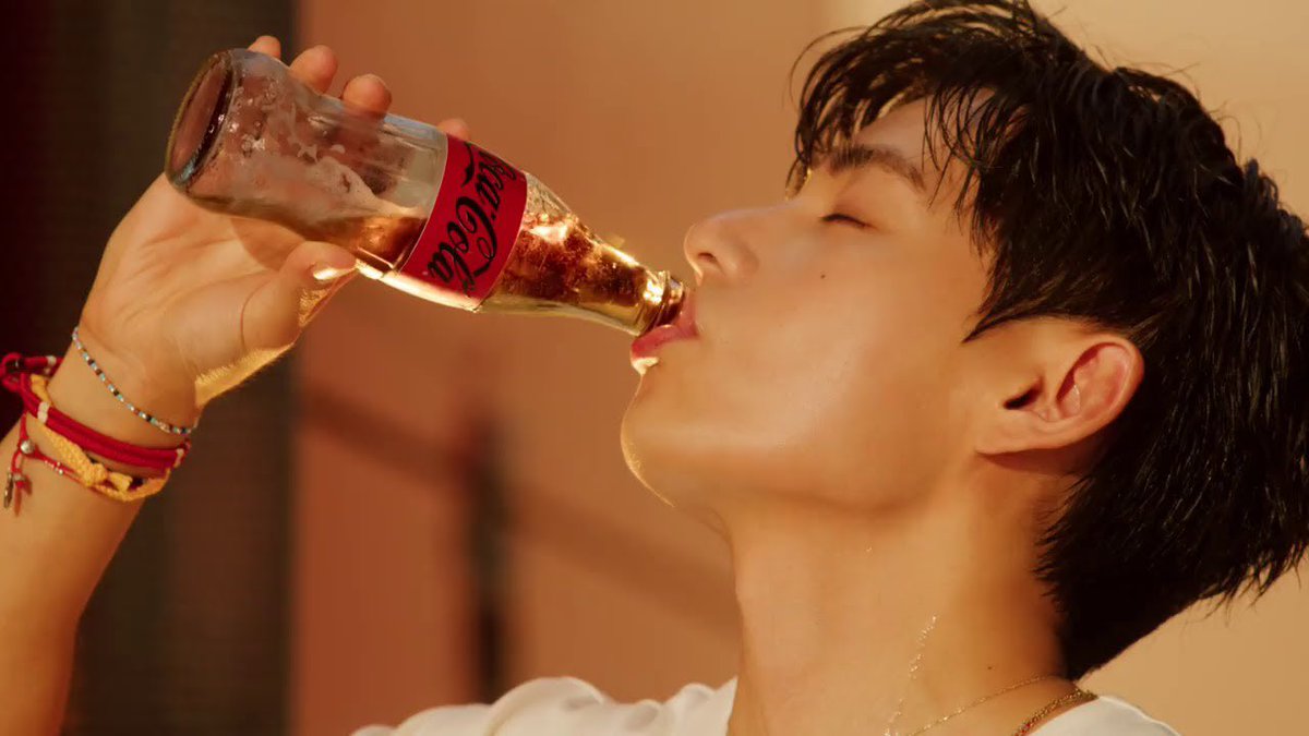 [INFO] Coca Cola Korea has uploaded a 30 secs Taehyung focus AD on their YouTube channel 

📎 youtu.be/2MU_OlYBHNg?si…

#TaehyungxCocaCola