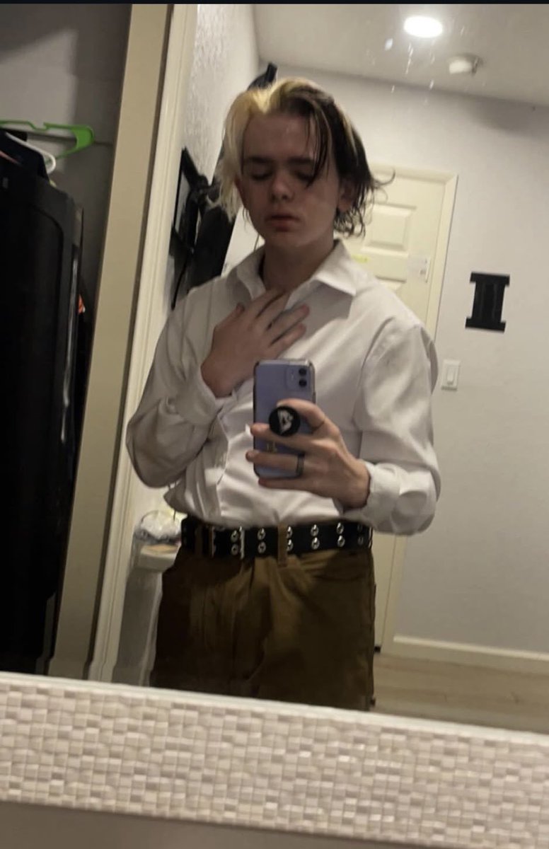 codygotconfused's tweet photo. Glow down of the century please help me yall https://t.co/dINOPdYHXK