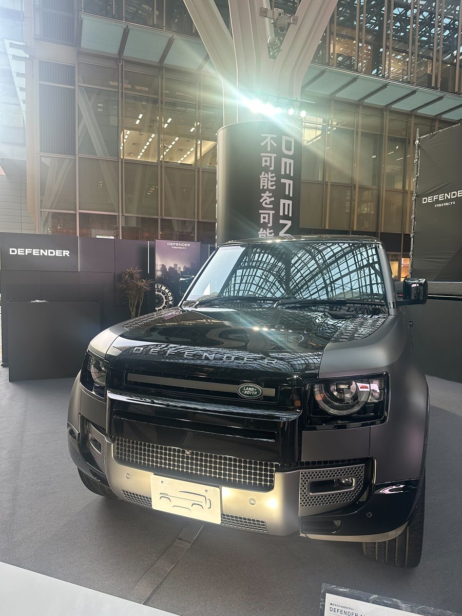 DBT813's tweet image. 六本木アートナイトに #DEFENDER 
2026年モデル 日本初登場 ✨
史上最もタフでラグジュアリーな
「DEFENDER OCTA」を特別展示🤍
重力を忘れる圧巻のパフォーマンスショー🔥
🎁アンケート回答で記念品も！

詳細👉 roppongiartnight.com/2025/programs/…
#六本木アートナイト #Defender