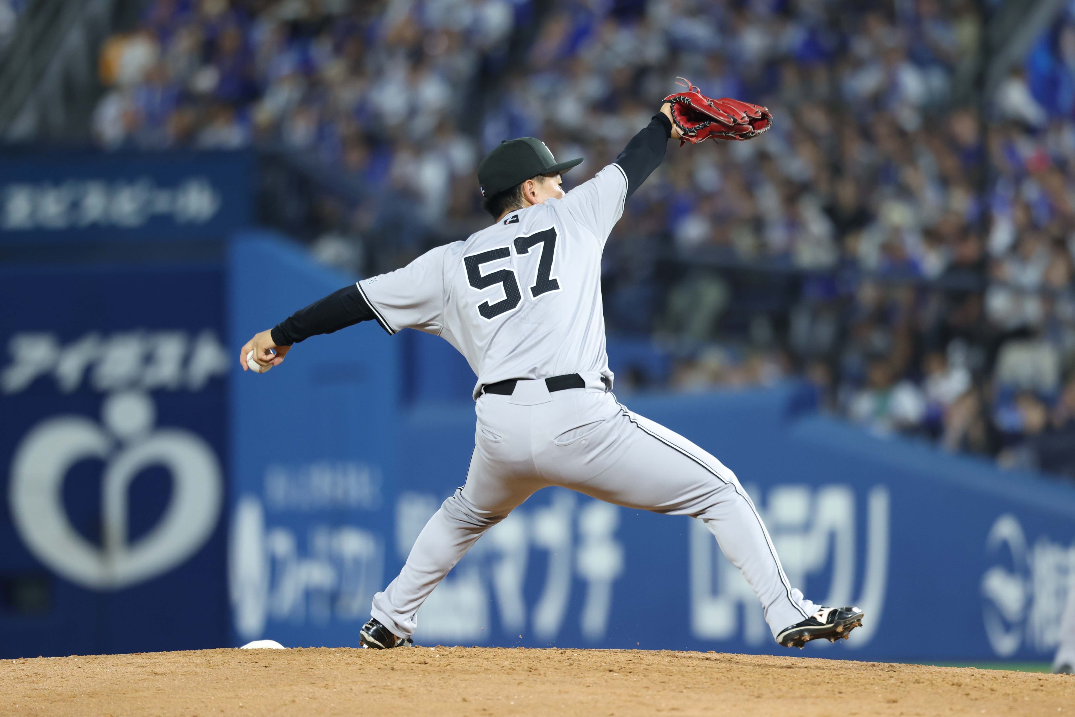 読売ジャアンツ　清原　スタジャン 伝統と挑戦」をコンセプトにオリジナル商品 第1弾は「本革