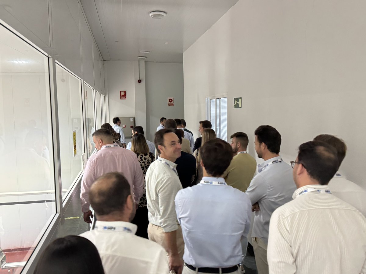 AEFALICANTE's tweet image. 🔵 Conociendo de cerca el proceso de elaboración de los #turrones más emblemáticos de nuestra provincia.

🍯 Artesanía, innovación y tradición que se transmiten de generación en generación.

#Empresafamiliar #Empresasfamiliares #AEFA #AsociadosAEFA #ForumAEFA #Jijona