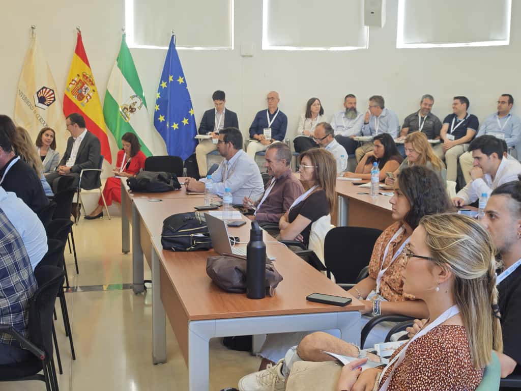 🚜🌱Compartiendo conocimiento en el #SimposiumAgrifood

En el marco del Simposium Agrifood de Espacio de Datos y Casos de Uso, José Checa Claudel (<a href="/CitriData/">CitriData</a> ), participó en la mesa redonda “Barreras y retos para el desarrollo de ecosistemas de compartición de datos en Agrifood”