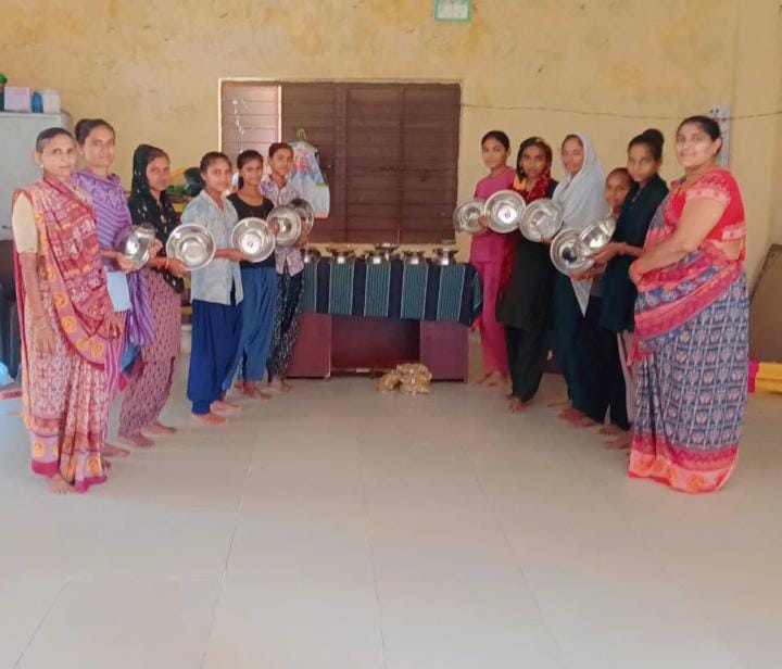 રાધનપુર ઘટકના આંગણવાડી કેન્દ્રોમાં પોષણ માસની આજની થીમ મુજબ ઉજવણી કરવામાં આવેલ હતી.
<a href="/WCDGujarat/">Women & Child Development, Govt of Gujarat</a>
<a href="/CollectorPatan/">Collector Patan</a>
<a href="/DDO_PATAN/">DDO PATAN</a>
<a href="/icdspatan/">ICDS PO PATAN</a>