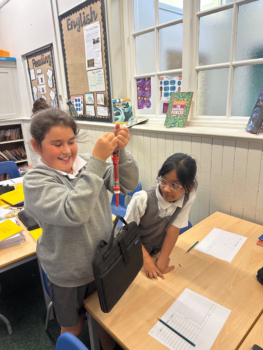 ManorParkSchSM1's tweet image. Year 5 enjoyed exploring the force metres yesterday in Science and were discussing the common misconception between weight and mass. Maybe they can tell you about it. ⚖️#WeAreLeo #MPPAscience