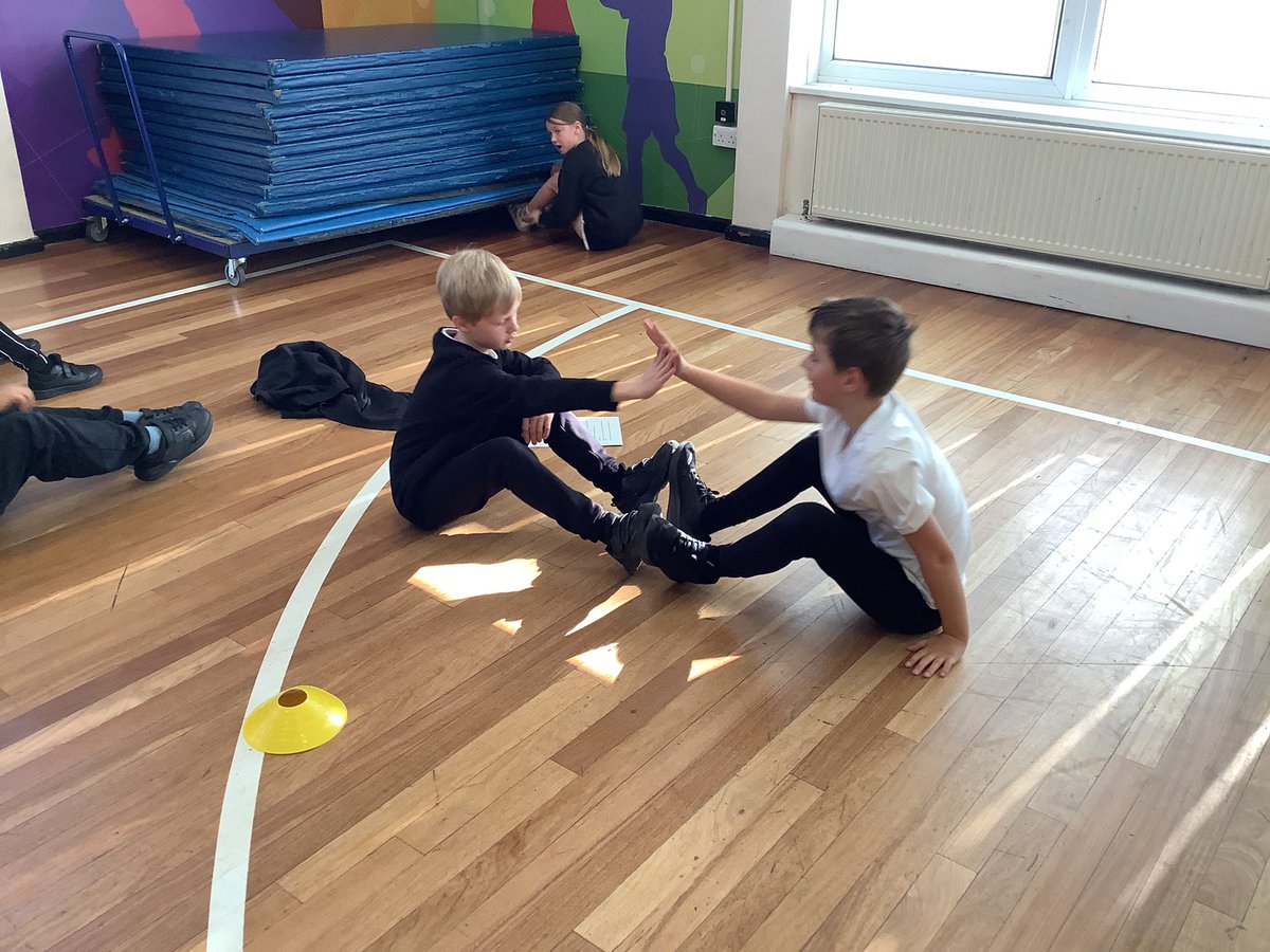 ReinwoodJuniors's tweet image. #RJS4B worked really hard on @FitnessDayUK, completing a fitness circuit in the hall as well as beating our previous record for the 1KM run! #RJSPE