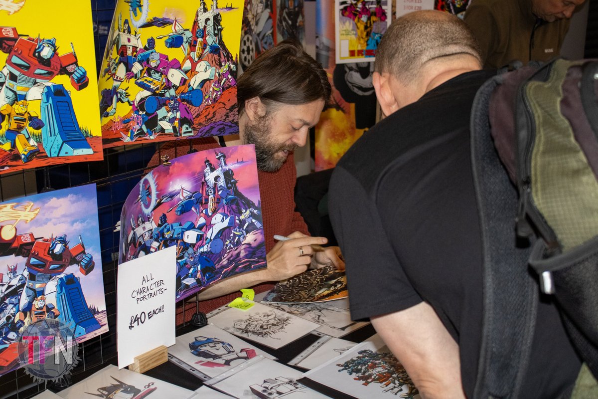 tfnationltd's tweet photo. Our next #Transformers fan convention is TFN:Mini-Con® Reading!
This single-day show is a great first step into TFN - and for returning attendees, it's another chance to combine friends & bots!
Click for tickets!
https://t.co/vc8RZWsUEO
#TFNMinicon #TFNation #Maccadam https://t.co/oy6jPcC2mq