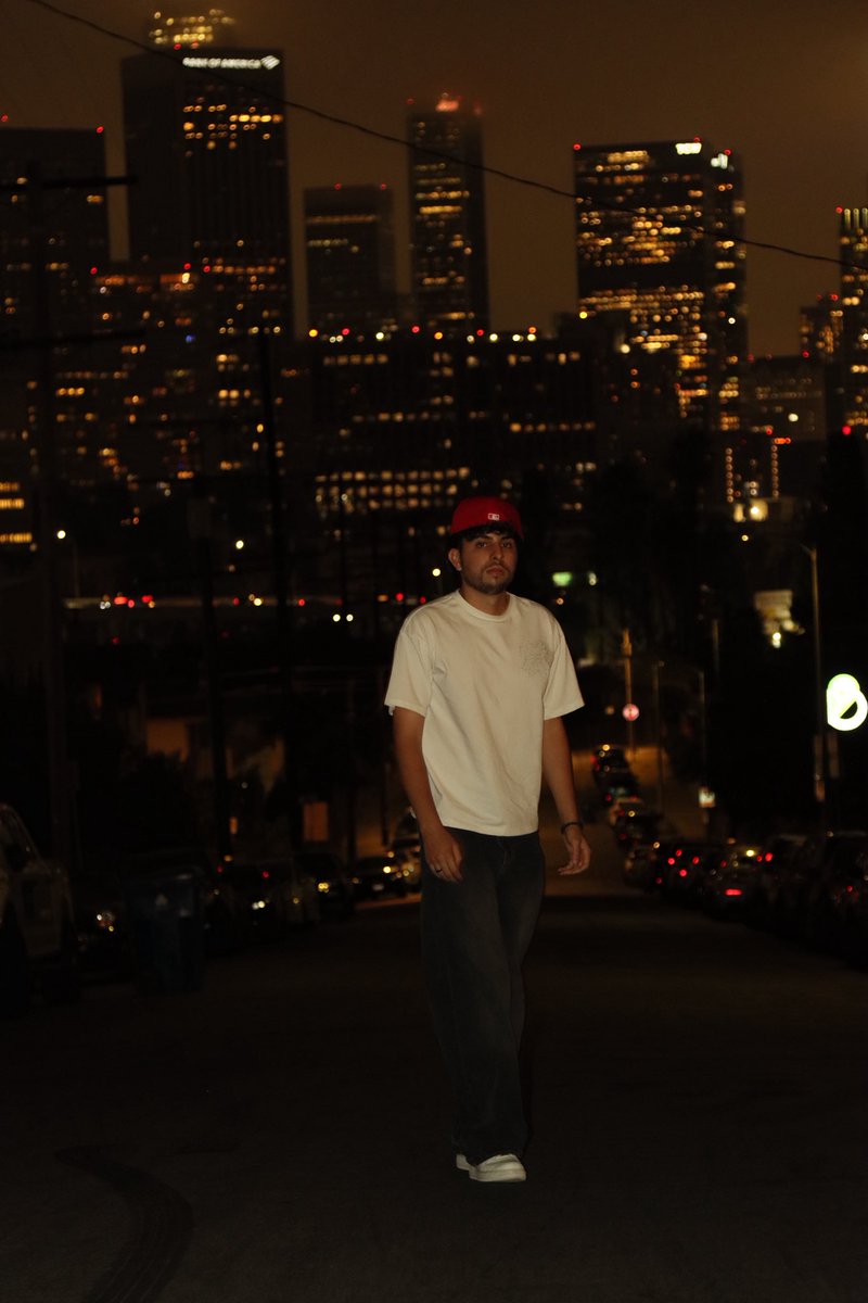 vision1207's tweet photo. Late Nights 🖤🌃 https://t.co/lmx5IbNhHv