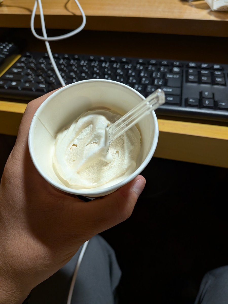 食いかけ失。ダイスを選んだ訳。ソフトクリームが良いのよ。その上この店オープンして2週間なのよ！セットプラン半額なんよ！