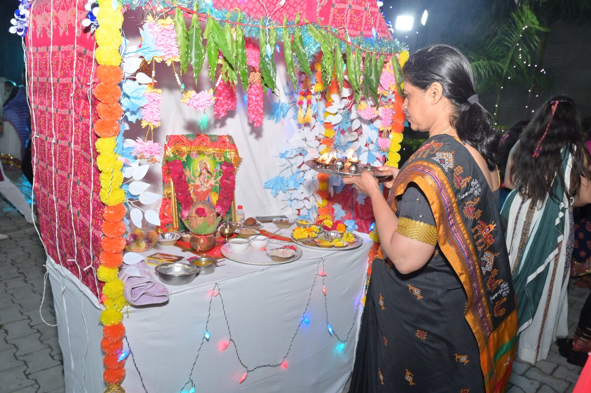 INFLIBNET's tweet image. The #INFLIBNET Centre hosted a #GarbaNight filled with devotion, joy, and dance on September 24, 2025. The staff members and their families participated with great enthusiasm. Here are some glimpses from the celebration event!
#Navratri2024 #INFLIBNETCelebrations #MaaDurga