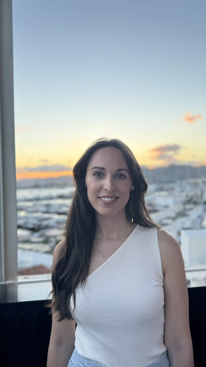 Elena Gil tweet media