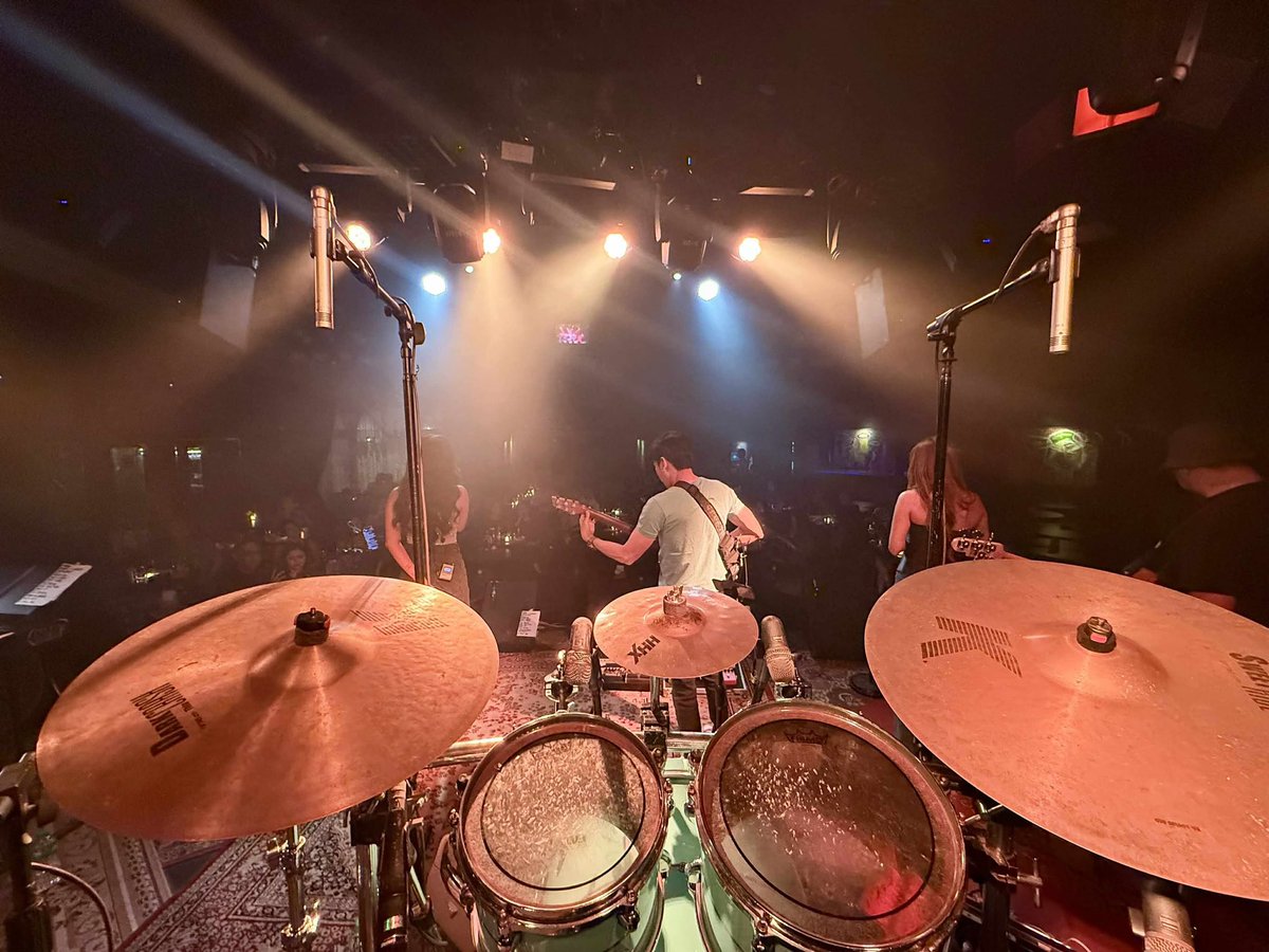 MYMP_OFFICIAL's tweet image. Thank you sa mga nakisaya samin kagabi despite the typhoon scare and konting ulan sa 19 East! 💗 #MYMP #gig @19East