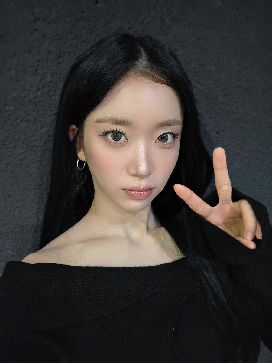 stayc sumin pics tweet media
