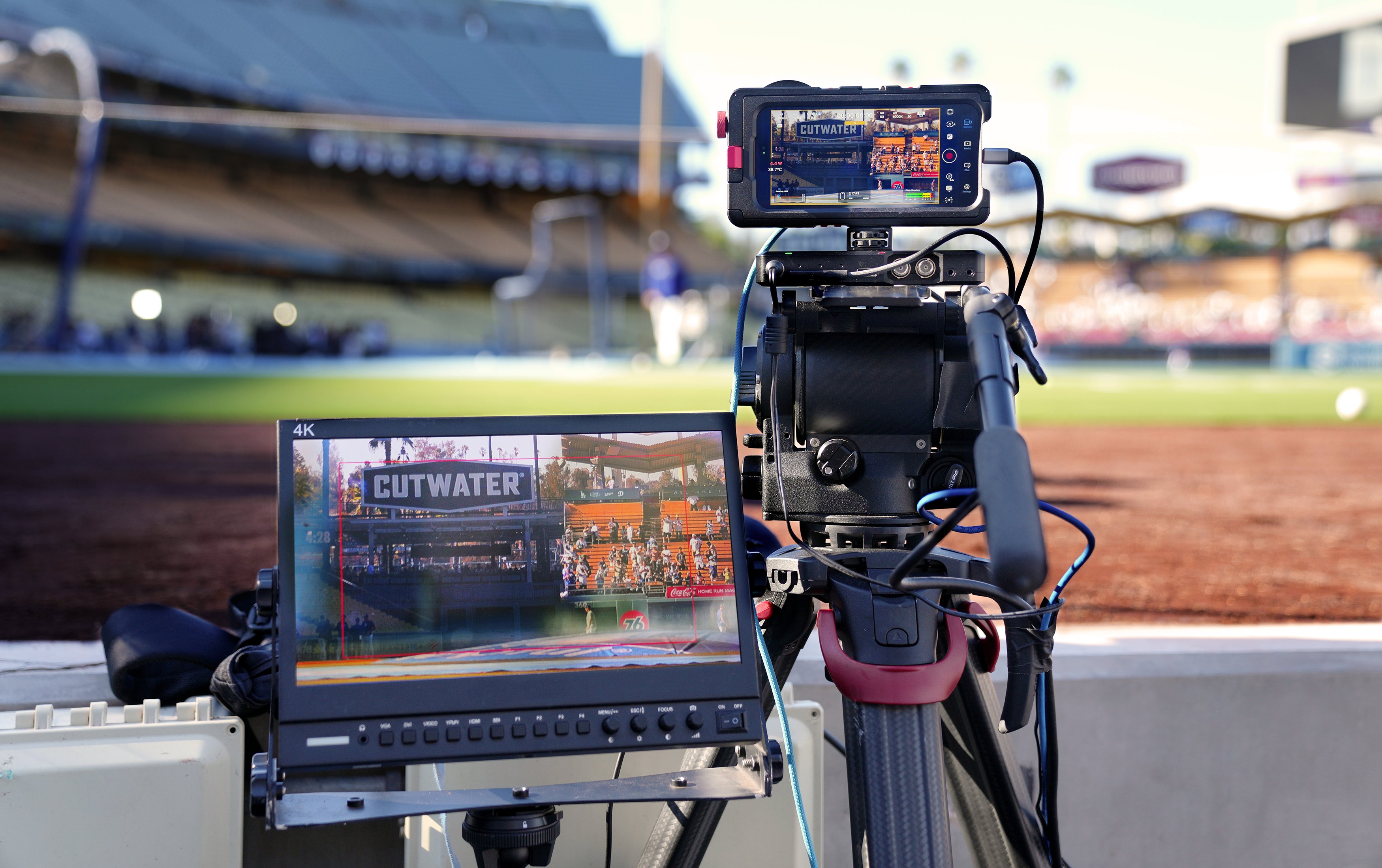 フクロウさま　　早い者勝ち❣️ ポータブルテレビ 14.1インチ ポータブルDVDプレーヤー 14インチ 地デジTVチューナー搭載 DVD