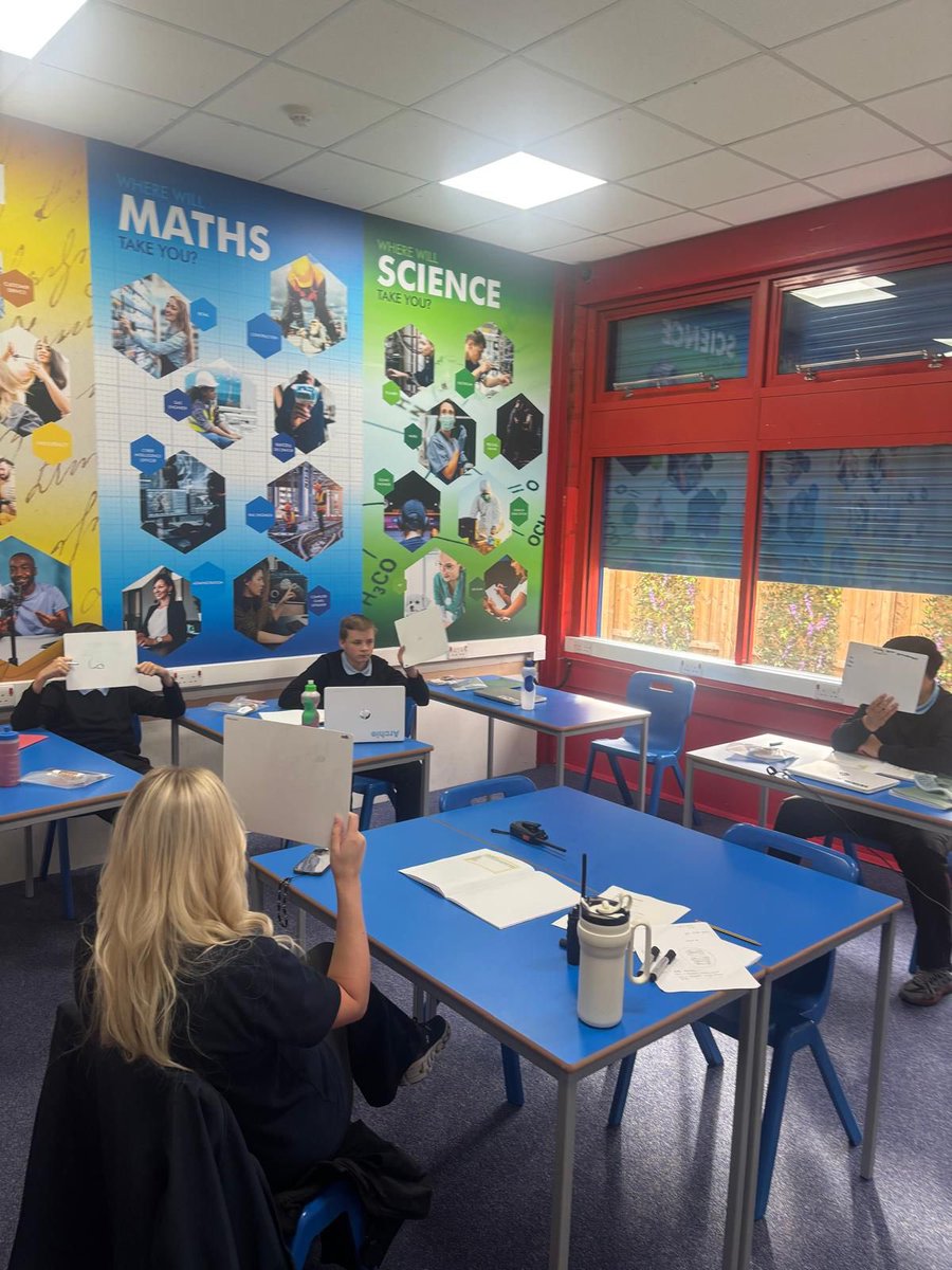 reintegreat's tweet image. 🇫🇷✨This morning, our KS3 group practiced counting to 100! 🎶🧮 Everyone showed fantastic enthusiasm and teamwork as they counted and celebrated their progress! 🎊👏 

#LearningIsFun #FrenchClass #CountingTo100