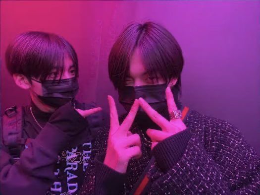 이날은 그냥 저희 사겨요 자랑하러 놀러 가신 듯