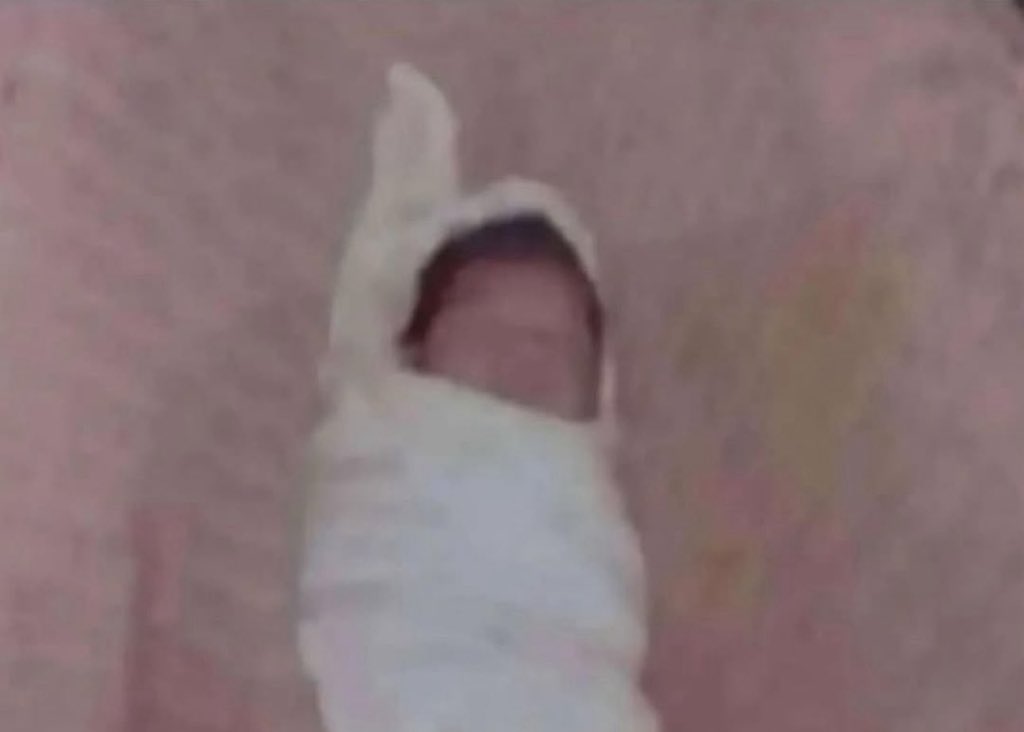 ManSept's tweet image. آخر صورة نمت فيها 8 ساعات