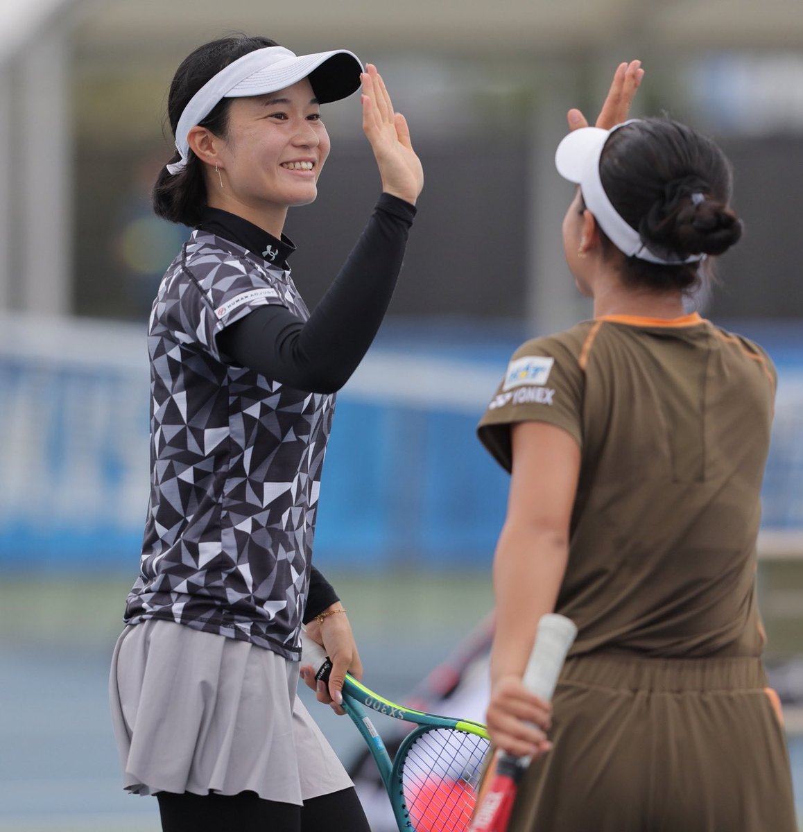 第100回
三菱電機ビルソリューションズ
全日本テニス選手権🎾

ダブルスでなんとか予選突破することができました💫ゆのちゃんありがとう！
シングルスは悔しいですが、良いプレーもたくさんあったのでまた次に向けて頑張れそうです！

いつも応援、サポートありがとうございます！本戦も頑張ります！💪