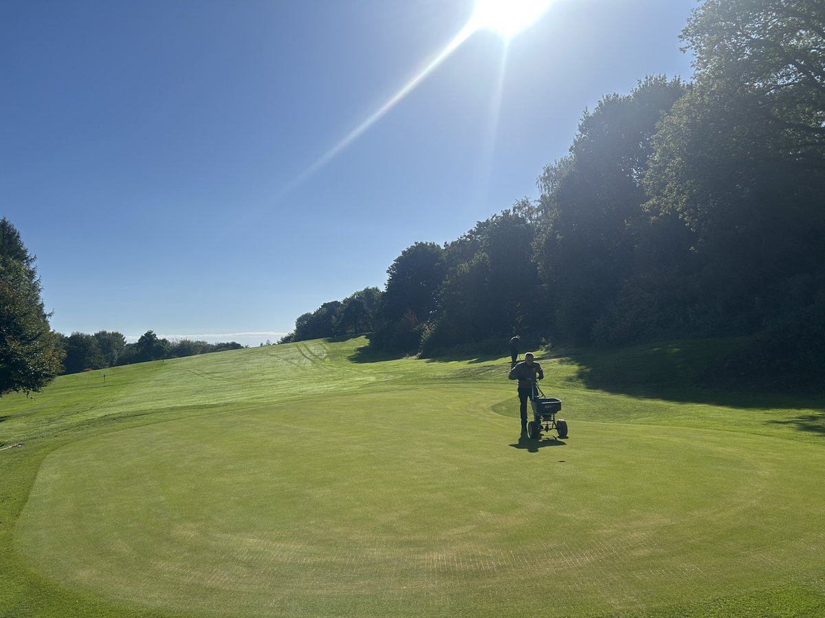 Greens switched, brushed, cut, blown, holes changed &amp; application of <a href="/AgrovistaAMNTY/">Agrovista Amenity</a> absolute green 3-0-6+9fe 😋 driving range &amp; rough cut, damaged pipe removed from sprayer and replacement ordered 

#greenkeeping #turfmanagement <a href="/MonmouthshireGC/">MonmouthshireGC</a> <a href="/CallumHutchTurf/">Callum Hutchinson</a>