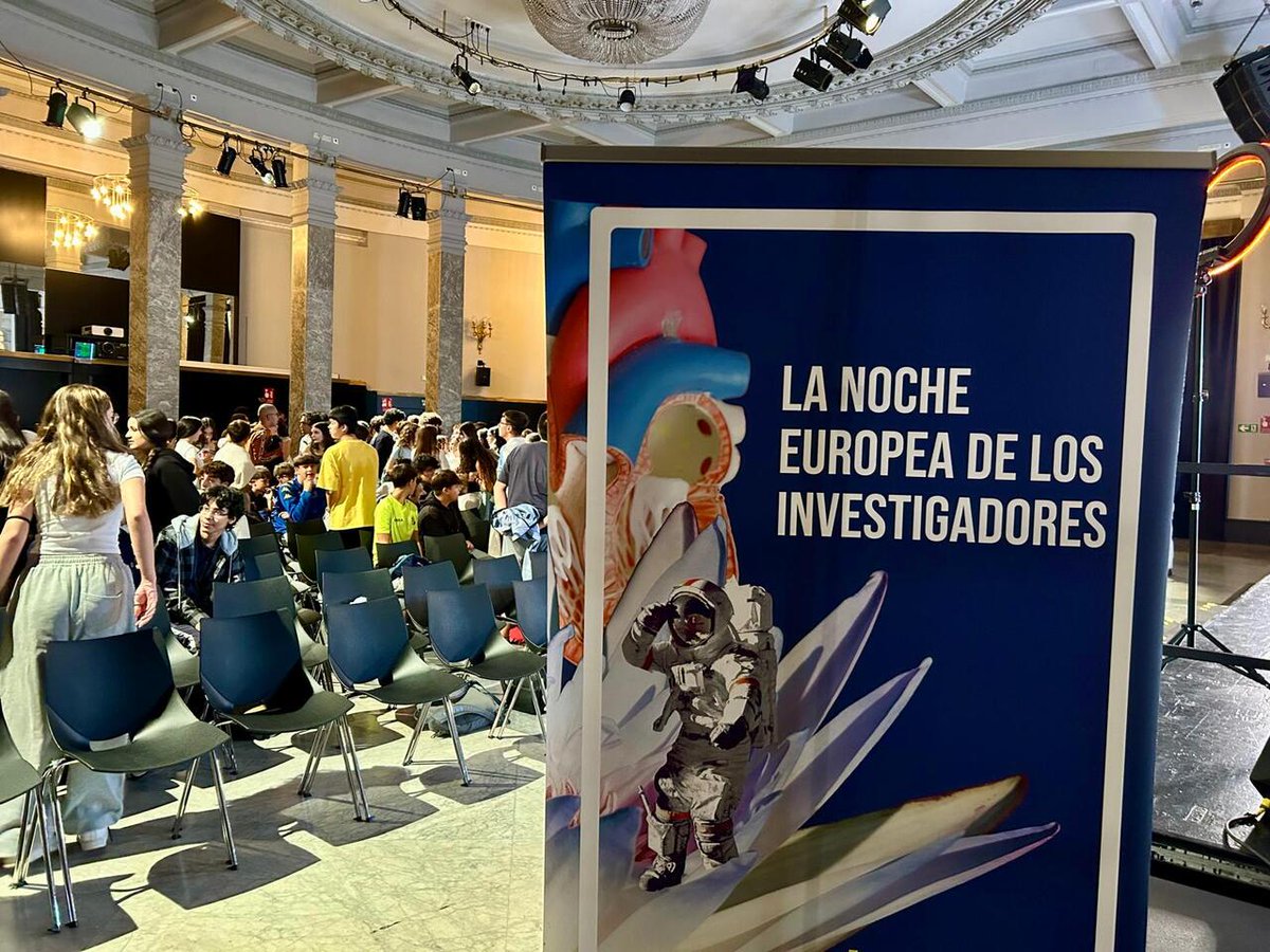 madrimasd's tweet image. 🎭 Como apertura de la jornada, el Círculo de Bellas Artes se ha llenado de sueños y participación con la obra &quot;La chica que soñaba&quot; representada por @CrossBorderProj

#EuropeanResearchersNight