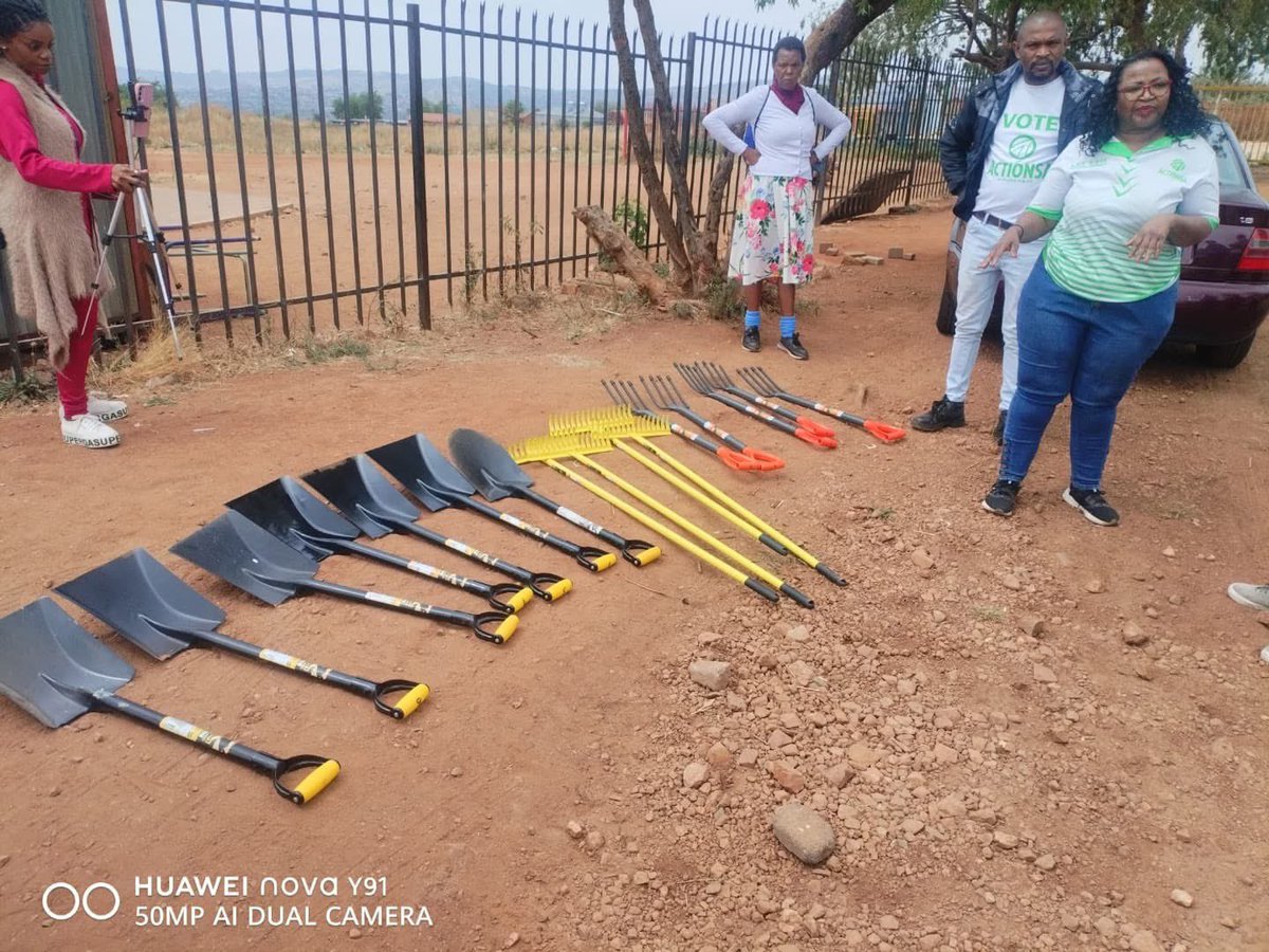 ActionSA councillors donating garden tools to community in Lotus Gardens, Atteridgeville. #LetsFixTshwane