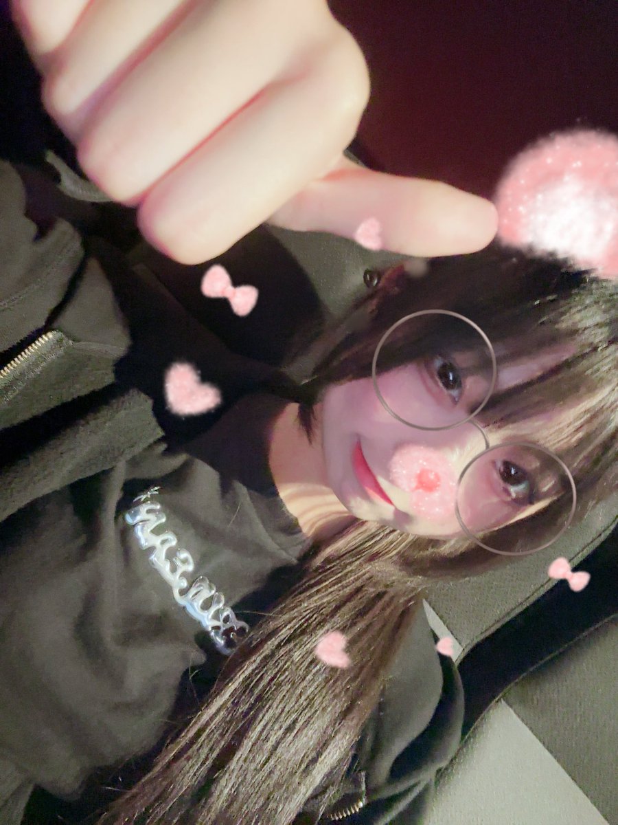こんばんは🌙* :ﾟ

今日は｢鬼滅の刃｣の4DXを見てきました🔥💧

チケット取れなさすぎてたけどやっと取れたの！
取れた時ちょー！嬉しかったから今日めっちゃ楽しみだったの💕✨️

揺れたり風吹いたり雷鳴ったり凄すぎたからぜひ！みんなもみてみてね😳❤️‍🔥