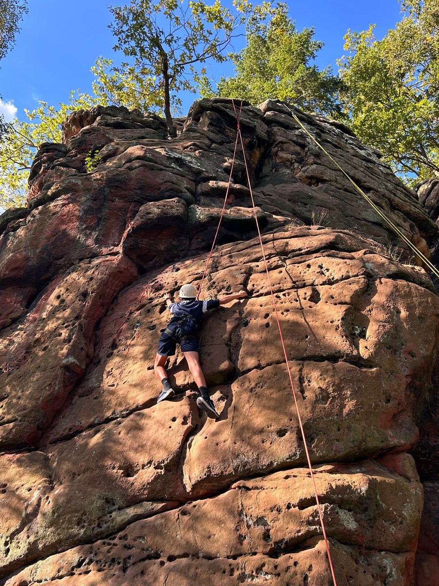 ShrewsburySch's tweet image. Our BASE Programme (Boldness, Adventure, Skills &amp;amp; Experience) is in full swing! Third Formers are building resilience, leadership &amp;amp; friendships through sport, outdoor activities &amp;amp; community work – from cooking &amp;amp; climbing to giving back to the community. #SeriousFun