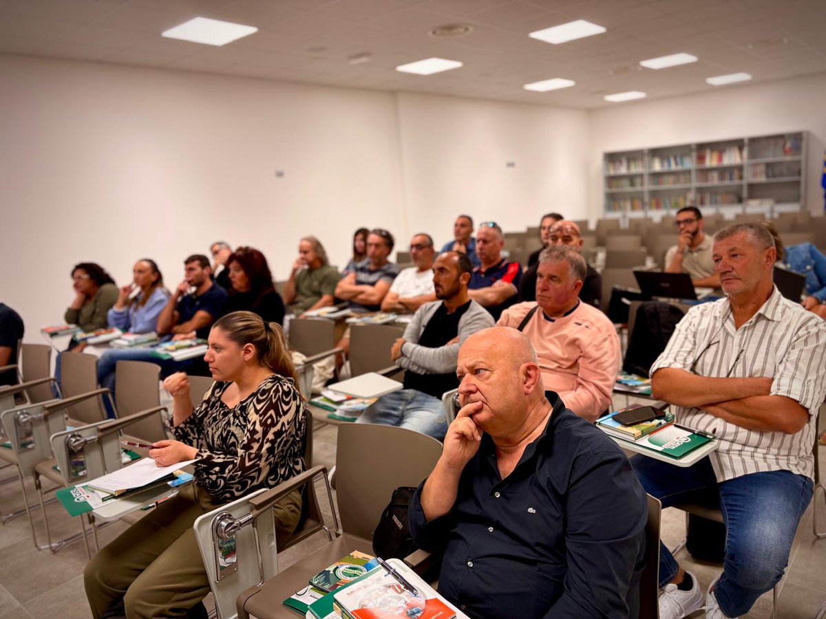 faicislabrmol's tweet photo. Formazione, sinergia e tutele. Concluso il corso Fai Cisl - Inas sulla disoccupazione agricola a Pescara. Prepariamo operatori e delegati per dare risposte concrete il lavoratori e alle lavoratrici del nostro settore! https://t.co/8EzMrjyv2t