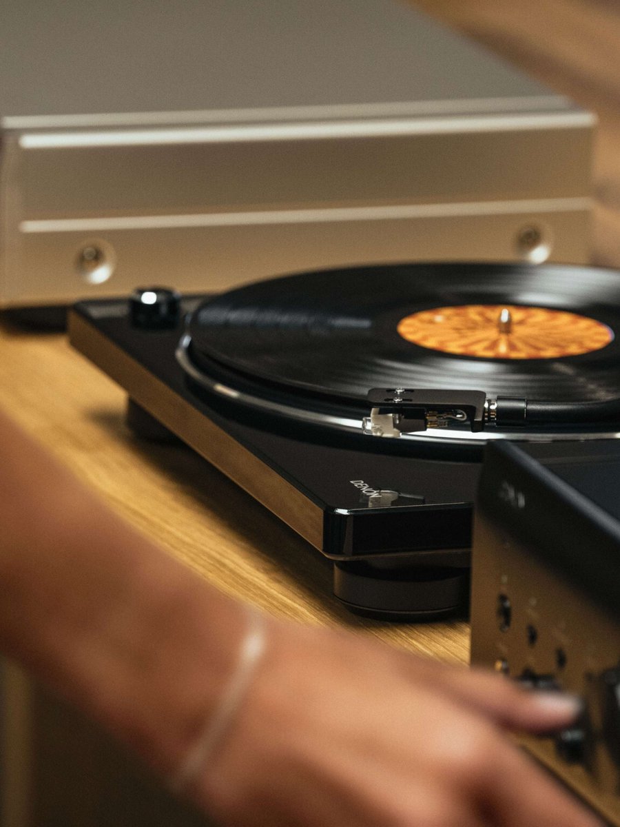 Upgrade your Hi-Fi! DP-400  takes minutes to unbox and quickly operate for novice and seasoned vinyl fans. Plug into your favorite amplifier or system, and immediately begin reconnecting with your vinyl collection. It's that easy.

Upgrade today: ow.ly/ZaLx50X1KJo