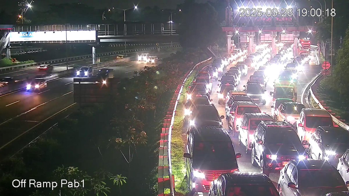 infotolbsd's tweet image. Info terkini Pukul 19:00 WIB Ruas Tol Pondok Aren-Serpong Exit Pondok Aren 1 padat merayap imbas volume lalin di Arteri, tetap hati-hati saat berkendara dan jaga jarak aman anda.
@TMCPoldaMetro
@RadioElshinta
@NusantaraInfra