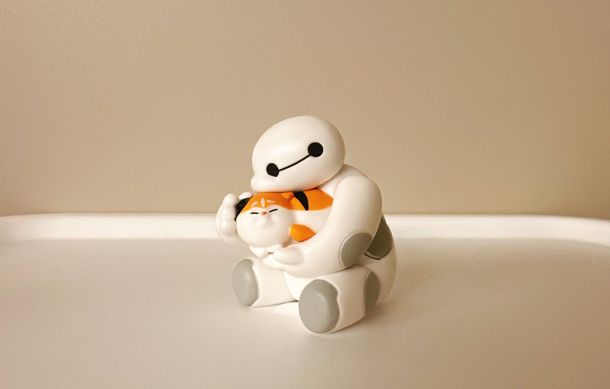 モチをもちもちするベイ