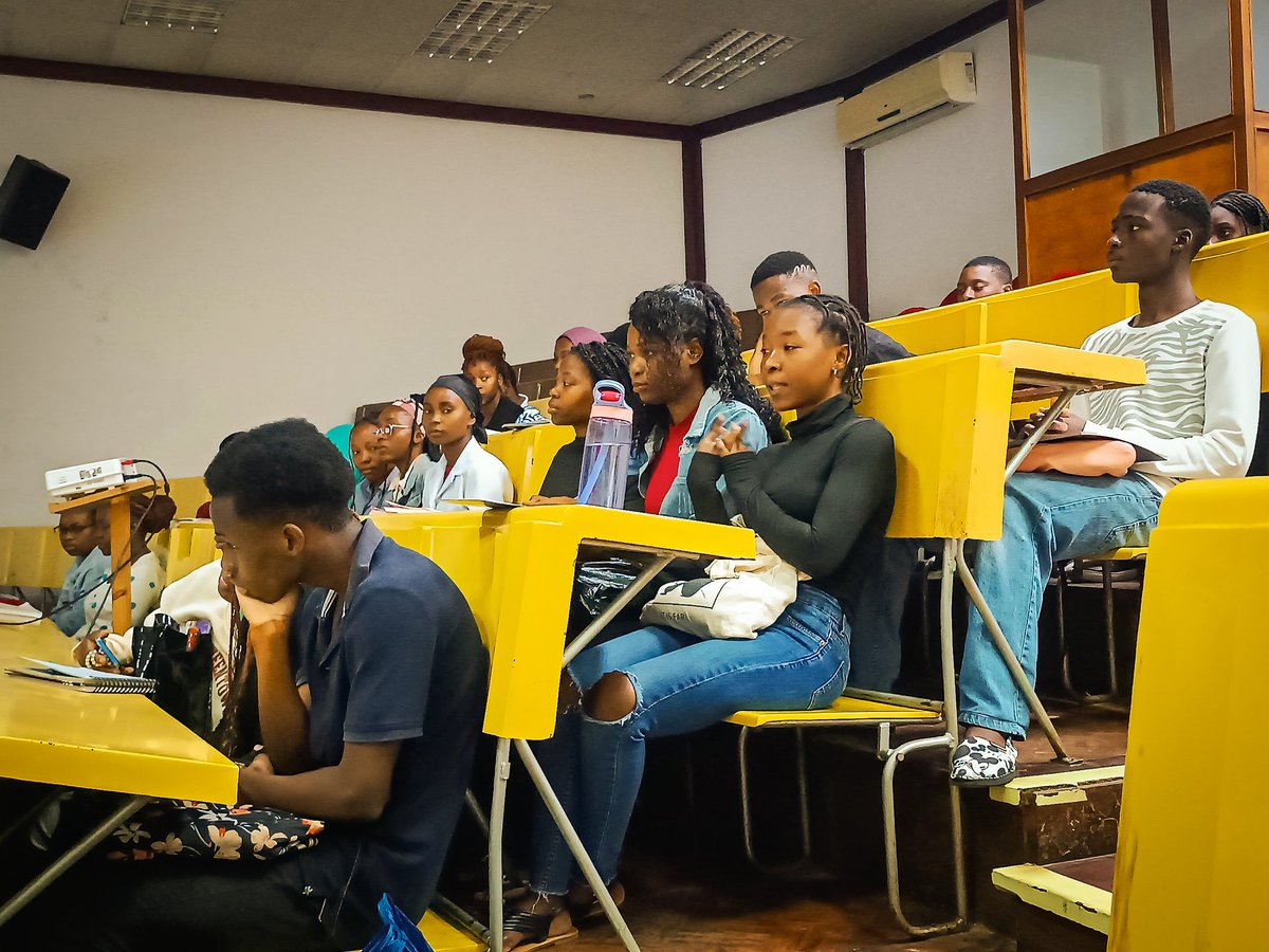 Hoje tivemos um encontro enriquecedor, onde os oradores Dra. Fauzia Jamu e Dr. Hafiz Jamu, da Ilha de Moçambique, partilharam reflexões sobre Património Cultural Imaterial e as Oportunidades de Financiamento de projetos em Moçambique.
