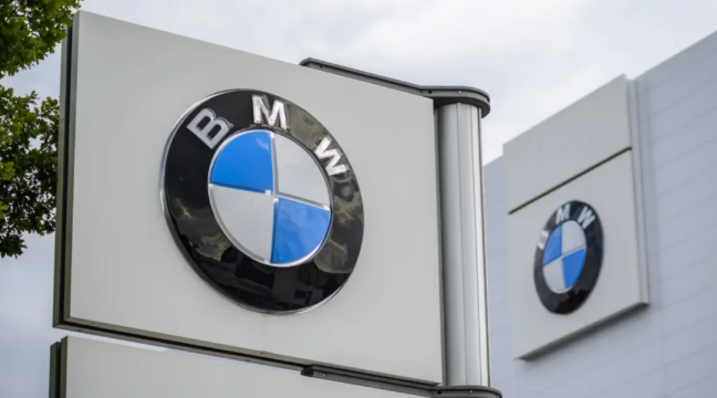 BMW stahuje stovky tisíc aut. Startér může způsobit i požár. Parkujte venku, radí automobilka 
echo24.cz/a/Hnxrn/zpravy…