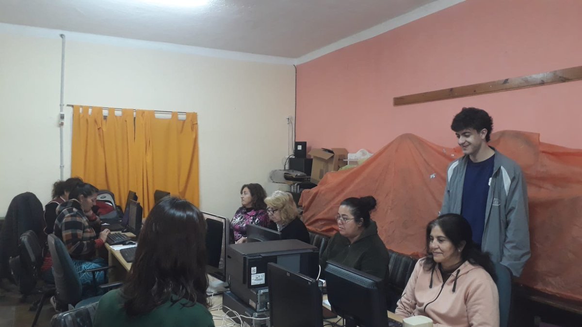 Invitan a colaborar en el proyecto de extensión sobre Pensamiento Computacional en la organización barrial comunitaria Centro Corazón
exa.unrc.edu.ar/invitan-a-cola…