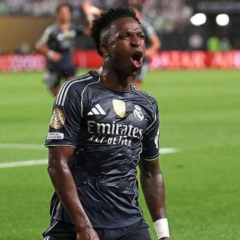 🤍😁 Xabi Alonso: “Vinicius Jr is key, key player for us. I love to see him smiling!”. 🇧🇷