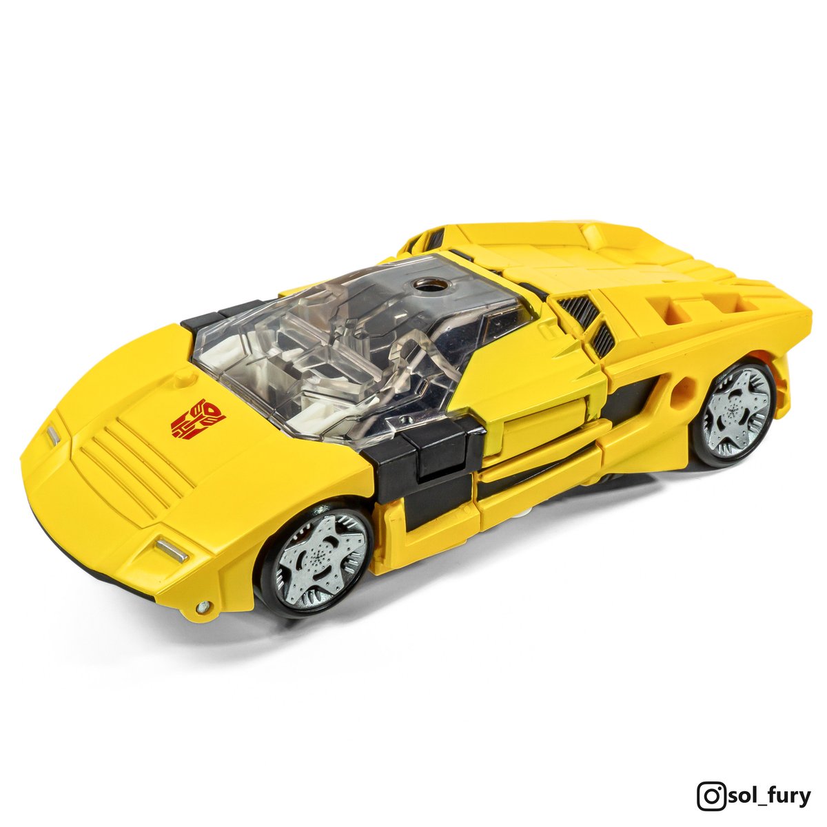 SolFury's tweet photo. Tigertrack - Transformers Generations Selects (Deluxe class, 2020)
He's the Transformers version of Daredevil, who can see normally in the dark, bad weather, and even see through holograms.
#transformers
#diaclone
#transformersgenerationsselects https://t.co/0akztY2D4J