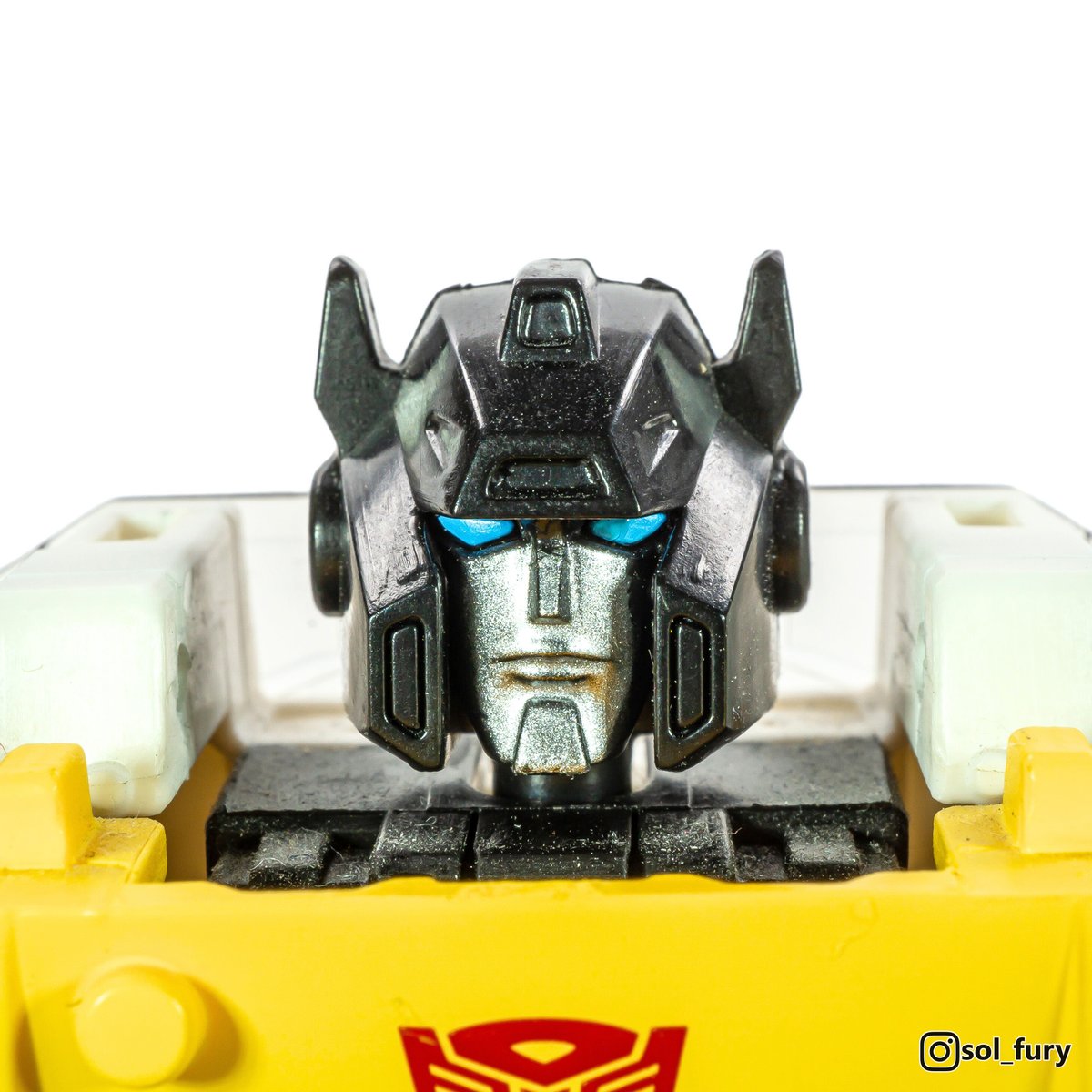 SolFury's tweet photo. Tigertrack - Transformers Generations Selects (Deluxe class, 2020)
He's the Transformers version of Daredevil, who can see normally in the dark, bad weather, and even see through holograms.
#transformers
#diaclone
#transformersgenerationsselects https://t.co/0akztY2D4J