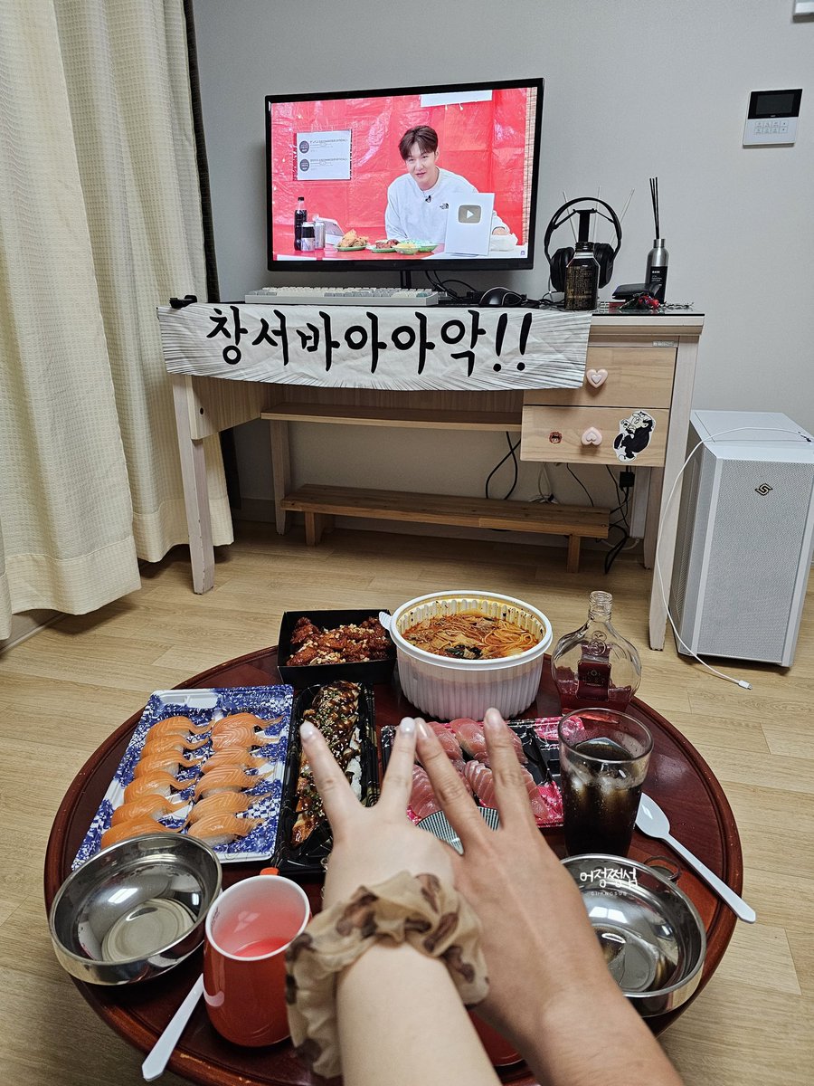 기다리던 랜선회식!!
정말 열심히 달려왔다!!😆😆
창서바~실버버튼 너무너무 축하해🎉
앞으로 함께 달려가보자! 화이팅👊🏻👊🏻

#이창섭 #창섭 
#짱섭이랑_창타지오_랜선회식