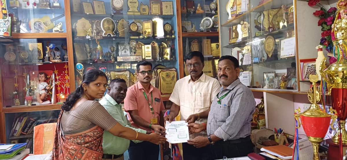 LabourMinistry's tweet image. Glimpses from the #PradhanMantriViksitBharatRozgarYojana outreach programme in Puducherry, where both employers and employees came together to engage and participate for a more empowered workforce. 💼✨ 
#MoLE #SocialSecurity