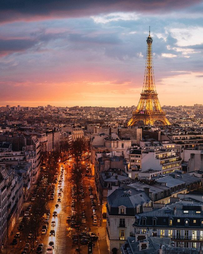 VIParis's tweet image. Happy Friday and bon week-end à tous! #Paris #Travel #eiffeltower #France #Architecture #FridayVibe #Parisjetaime 📸 glObe_trotter IG 💖💞