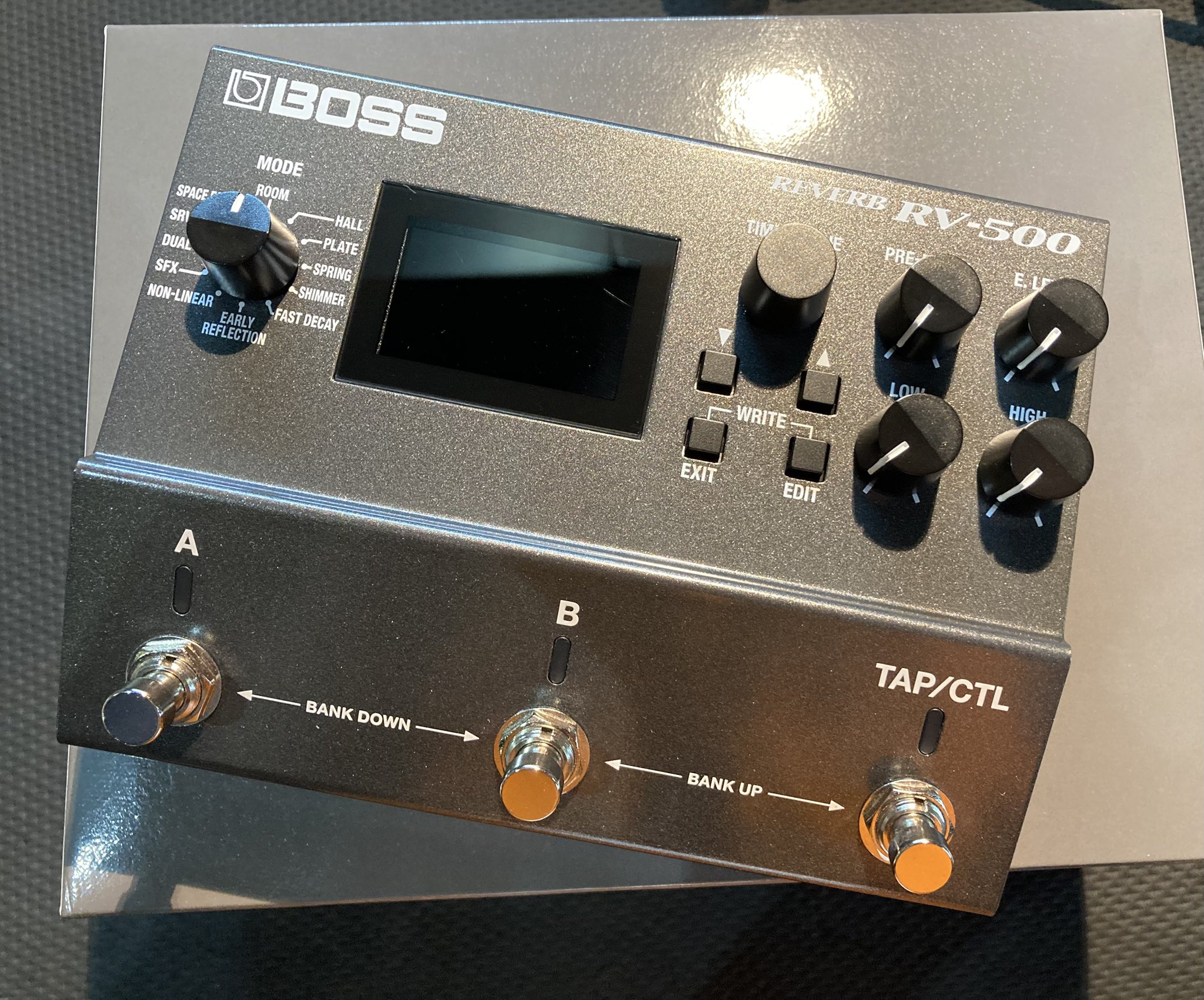 BOSS RV-500 ギターエフェクター Amazon.com: BOSS RV-500 Reverb Processor Guitar Pedal (RV