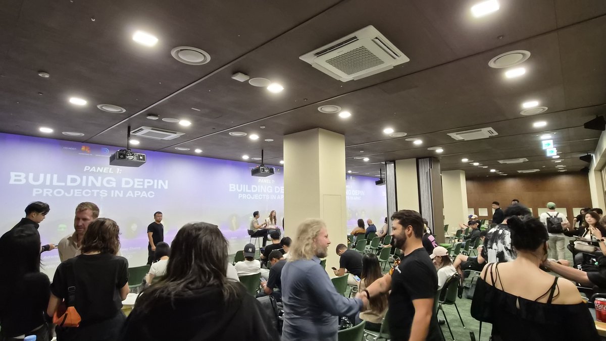 DePIN is real — and thriving on Solana 💥
Over 250+ attendees joined Solana DePIN Korea during #KBW2025  🇰🇷
Co-hosted by <a href="/SuperteamVN/">Superteam Vietnam</a>, <a href="/depindeployer/">DePIN Deployer DAO</a>, <a href="/hotspotty/">DePIN Hub / Hotspotty</a> &amp; <a href="/BeatXswap/">BeatSwap</a>.
🚀 Insights from: <a href="/BeatXswap/">BeatSwap</a>, <a href="/wingbits/">wingbits</a>, <a href="/AroNetwork/">ARO Network</a>, <a href="/dawninternet/">DAWN</a>, <a href="/iotex_io/">IoTeX</a>, <a href="/nubilanetwork/">Nubila Network (mainnet arc)</a>,